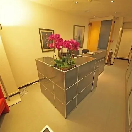 Hotel Comedie 3*