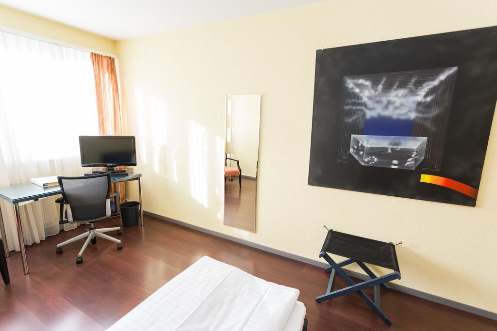 Hotel Comedie 3*