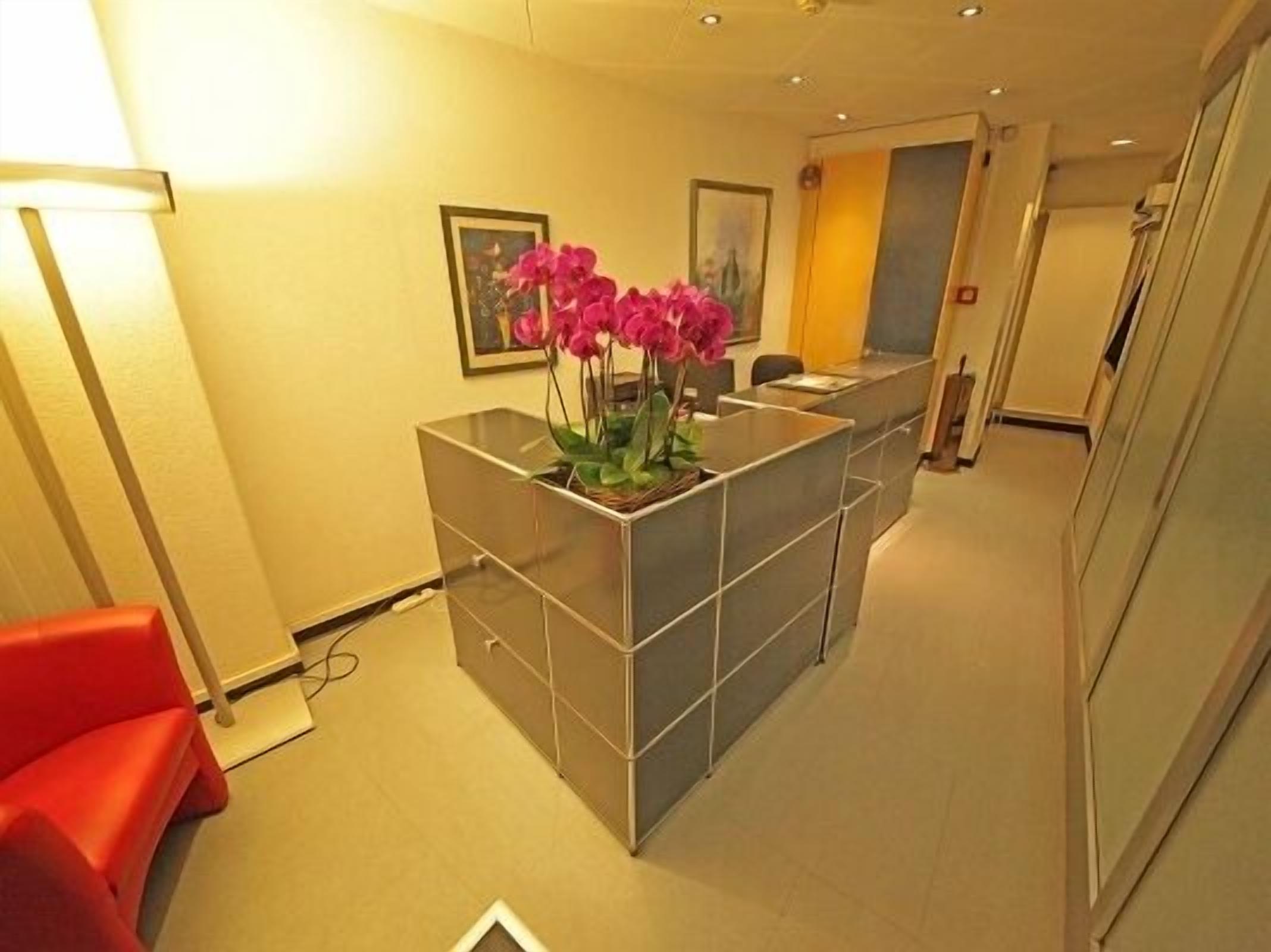 Hotel Comedie 3*